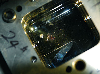 <a href='http://m.shyunfei.cn/product/3.htm' class='text_a'>模具激光焊機</a>修復鏡面模具效果